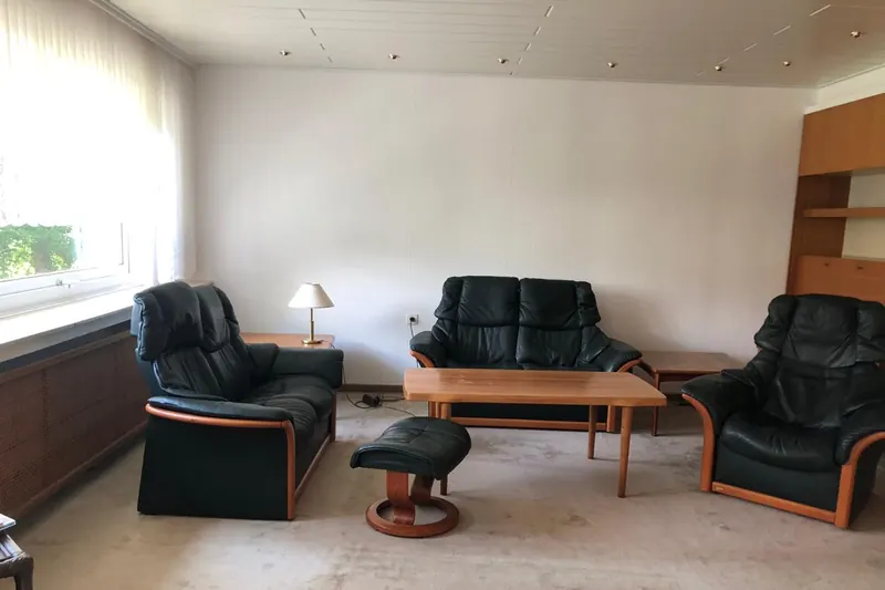 Wohnbereich der geerbten Wohnung, vor der Renovierung